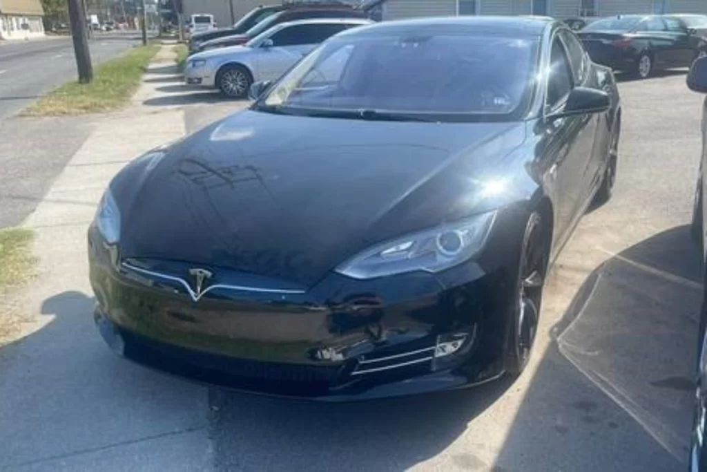 2012 Tesla Model S sold at a Green Light auction